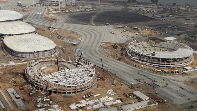Stadióny v brazilském Rio de Janeiru, kde se příští rok uskuteční letní olympijské hry, ve výstavbě. Stadióny v brazilském Rio de Janeiru, kde se příští rok uskuteční letní olympijské hry, ve výstavbě.