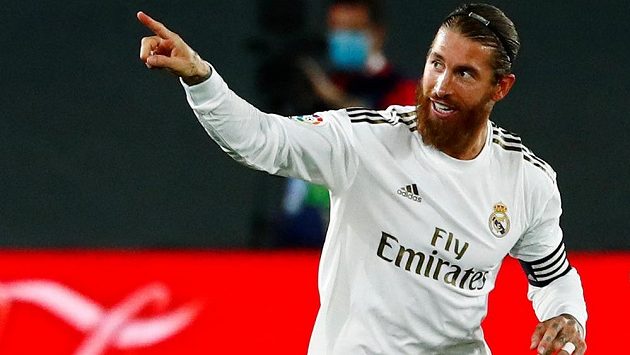 Zadák Realu Madrid Sergio Ramos oslavuje svoji trefu proti Mallorce. Zadák Realu Madrid Sergio Ramos oslavuje svoji trefu proti Mallorce.