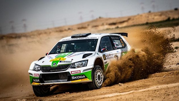 Vojtěch Štajf s navigátorkou Veronikou Havelkovou ve Škodě Fabii R5 na trati Katarské rallye 2018. Vojtěch Štajf s navigátorkou Veronikou Havelkovou ve Škodě Fabii R5 na trati Katarské rallye 2018.