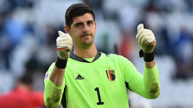 Belgický brankář Thibaut Courtois se opřel do UEFA. Belgický brankář Thibaut Courtois se opřel do UEFA.