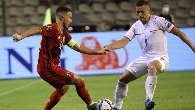 Belgičan Eden Hazard (vlevo) a Tomáš Holeš. Belgičan Eden Hazard (vlevo) a Tomáš Holeš.