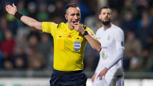 Rozhodčí Petr Ardeleánu. Rozhodčí Petr Ardeleánu.