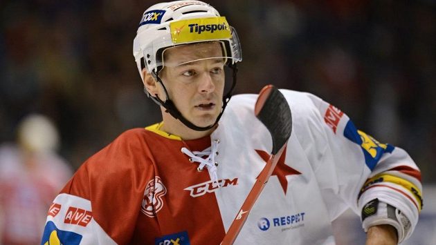 Obránce Jan Novák se Slavií získal dva extraligové tituly. Obránce Jan Novák se Slavií získal dva extraligové tituly.