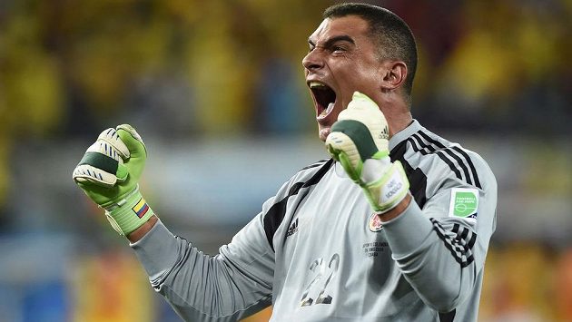 Kolumbijský brankář Faryd Mondragón je ve 43 letech nejstarším fotbalistou, který si zahrál na mistrovství světa. Kolumbijský brankář Faryd Mondragón je ve 43 letech nejstarším fotbalistou, který si zahrál na mistrovství světa.