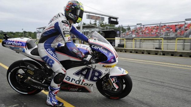 Karel Abraham v dnešní kvalifikaci kategorie MotoGP v Brně Karel Abraham v dnešní kvalifikaci kategorie MotoGP v Brně