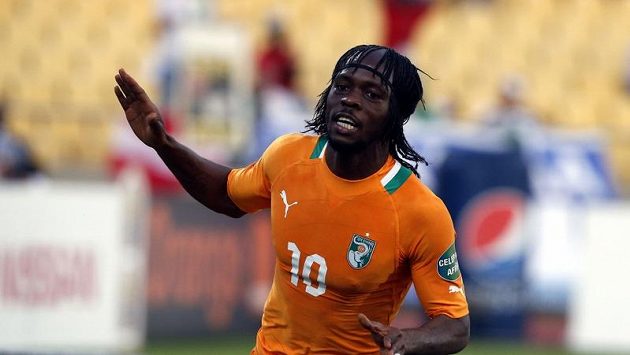 Gervinho z Pobřeží slonoviny se raduje z gólu. Gervinho z Pobřeží slonoviny se raduje z gólu.
