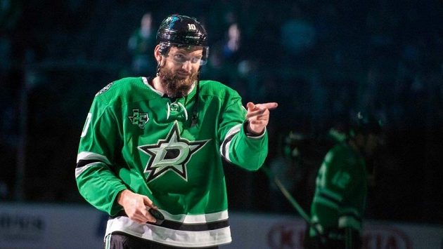 Martin Hanzal se vrací na scénu NHL. Martin Hanzal se vrací na scénu NHL.
