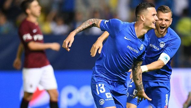 Liberecký fotbalista Roman Potočný slaví poté, co proměnil penaltu v utkání se Spartou. Liberecký fotbalista Roman Potočný slaví poté, co proměnil penaltu v utkání se Spartou.