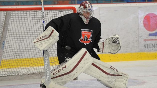 Brankář Mountfieldu HK Jakub Sedláček během tréninku. Brankář Mountfieldu HK Jakub Sedláček během tréninku.