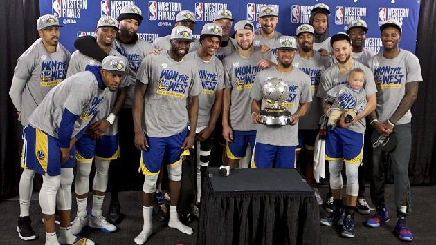 Basketbalisté Golden State Warriors po triumfu v Západní konferenci. Basketbalisté Golden State Warriors po triumfu v Západní konferenci.