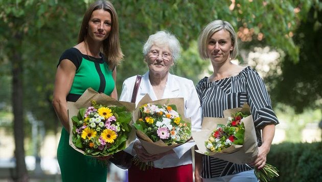 Žokejky (zleva) Martina Havelková, Míla Hermansdorferová a Vendula Korečková při setkání s novináři 21. srpna 2018 v Praze. Žokejky (zleva) Martina Havelková, Míla Hermansdorferová a Vendula Korečková při setkání s novináři 21. srpna 2018 v Praze.