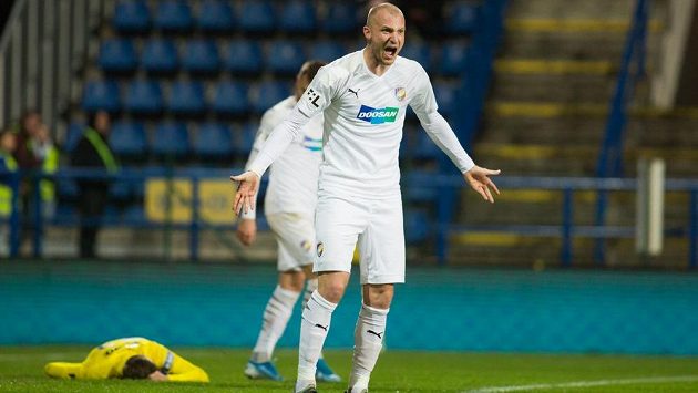 Plzeňský fotbalista Michael Krmenčík se pořádně zlobil. Plzeňský fotbalista Michael Krmenčík se pořádně zlobil.