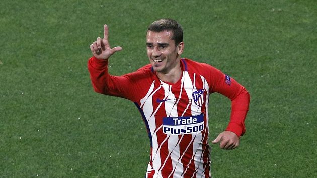 Antoine Griezmann z Atlétika se raduje z prvního gólu proti Marseille. Antoine Griezmann z Atlétika se raduje z prvního gólu proti Marseille.