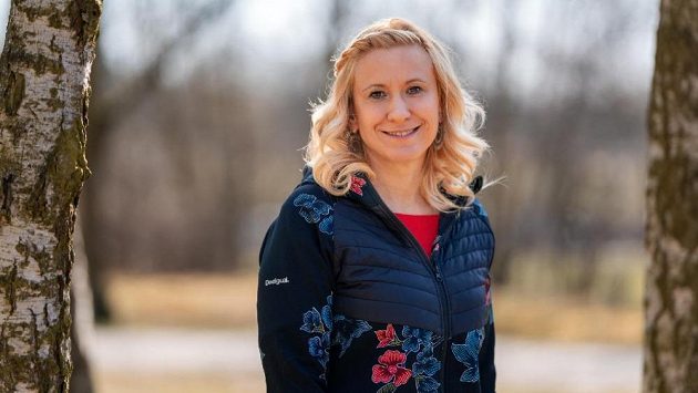 Trenérka stolního tenisu Daniela Smutná. Trenérka stolního tenisu Daniela Smutná.