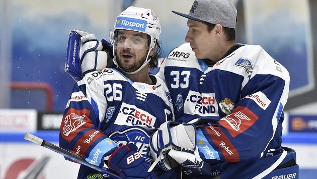 Autor gólu v prodloužení Martin Zaťovič (vlevo) z Brna a brankář Brna Lukáš Klimeš. Autor gólu v prodloužení Martin Zaťovič (vlevo) z Brna a brankář Brna Lukáš Klimeš.