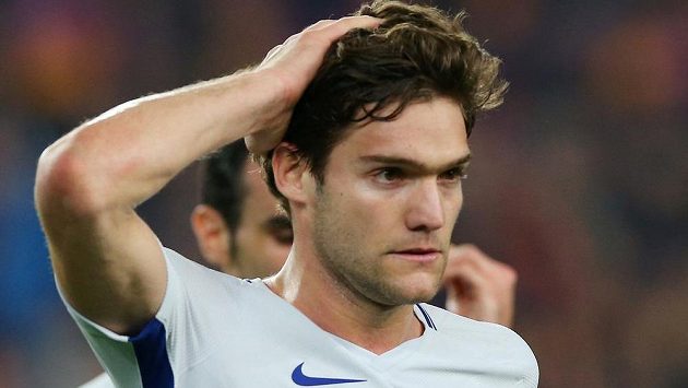 Obránce Chelsea Marcos Alonso dostal třízápasový distanc. Obránce Chelsea Marcos Alonso dostal třízápasový distanc.