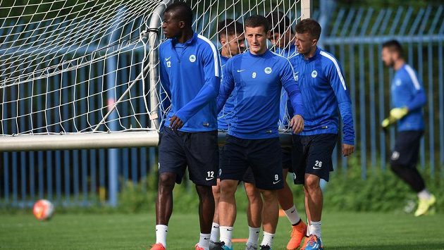 Isaac Sackey, Herolind Shala a Lukáš Bartošák na tréninku. Isaac Sackey, Herolind Shala a Lukáš Bartošák na tréninku.
