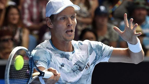 Tomáš Berdych v zápase s Bernardem Tomicem. Tomáš Berdych v zápase s Bernardem Tomicem.