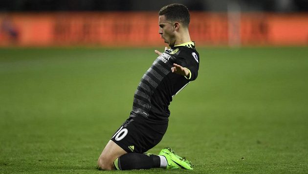 Eden Hazard z Chelsea oslavuje svou branku do sítě West Hamu. Eden Hazard z Chelsea oslavuje svou branku do sítě West Hamu.