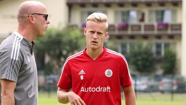Nicolas Penner se připravuje s fotbalisty Českých Budějovic. Nicolas Penner se připravuje s fotbalisty Českých Budějovic.