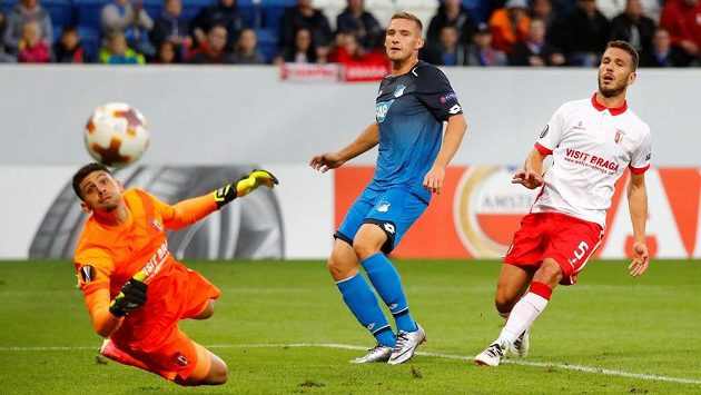 Pavel Kadeřábek (uprostřed) z Hoffenheimu v utkání Evropské ligy proti Braze. Pavel Kadeřábek (uprostřed) z Hoffenheimu v utkání Evropské ligy proti Braze.