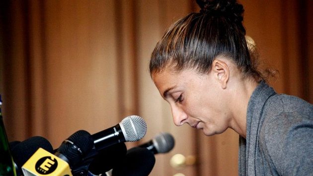 Italská tenistka Sara Erraniová na tiskové konferenci v Miláně. Italská tenistka Sara Erraniová na tiskové konferenci v Miláně.