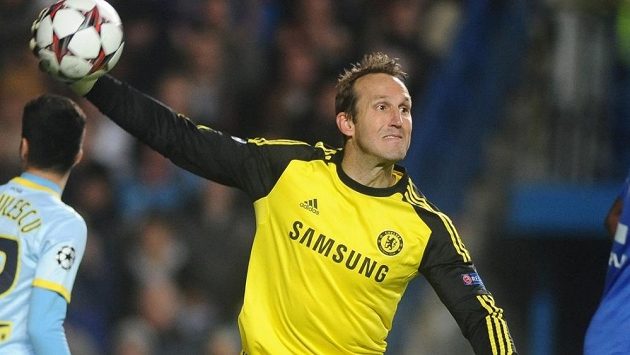 Australan Mark Schwarzer v brance Chelsea v utkání LM se Steauou Bukurešť. Australan Mark Schwarzer v brance Chelsea v utkání LM se Steauou Bukurešť.