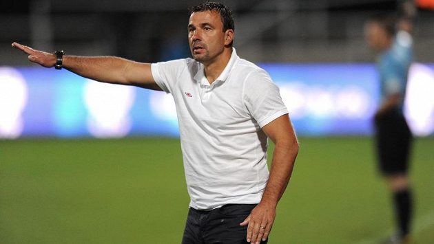 Trenér Slavie Praha Michal Petrouš. Trenér Slavie Praha Michal Petrouš.