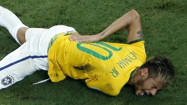 Zraněný Brazilec Neymar. Zraněný Brazilec Neymar.