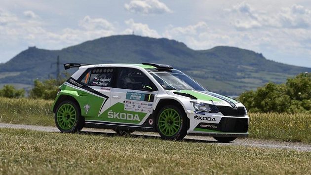 Vítězná posádka Rallye Hustopeče Jan Kopecký a Pavel Dresler s vozem Škoda Fabia R5. Vítězná posádka Rallye Hustopeče Jan Kopecký a Pavel Dresler s vozem Škoda Fabia R5.