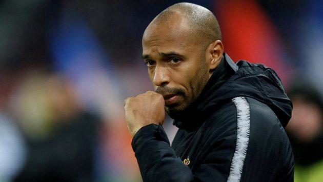 Trenér Thierry Henry na lavičce Monaka předčasně skončil. Trenér Thierry Henry na lavičce Monaka předčasně skončil.