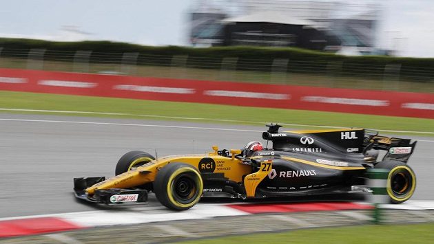 Němec Nico Hulkenberg s renaultem v Sepangu. Ilustrační snímek. Němec Nico Hulkenberg s renaultem v Sepangu. Ilustrační snímek.