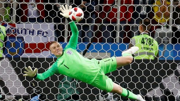 Takhle bravurně zneškodnil anglický brankář Jordan Pickford v penaltovém rozstřelu pokus Carlose Baccy. Takhle bravurně zneškodnil anglický brankář Jordan Pickford v penaltovém rozstřelu pokus Carlose Baccy.