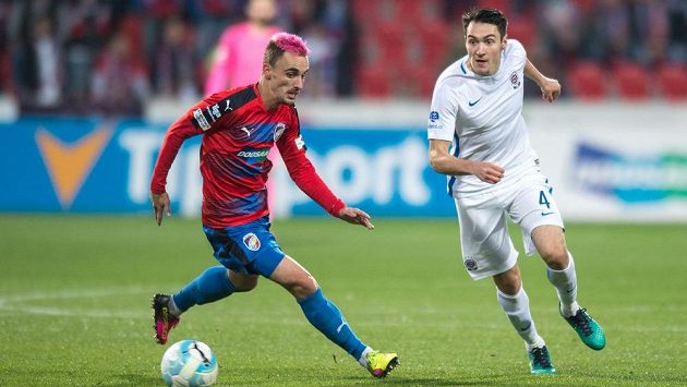 Plzeňský záložník Martin Zeman (vlevo) a Vjačeslav Karavajev ze Sparty. Plzeňský záložník Martin Zeman (vlevo) a Vjačeslav Karavajev ze Sparty.