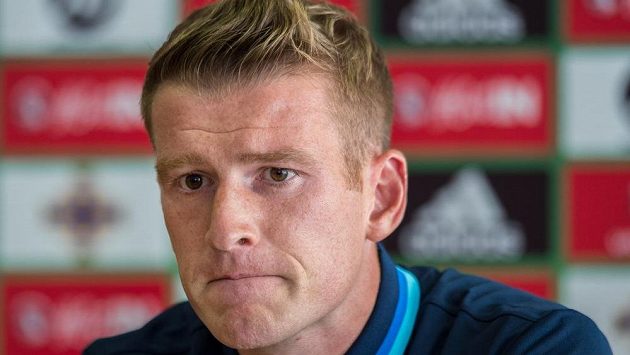 Kapitán Severního Irska Steven Davis při tiskové konferenci před utkáním kvalifikace ME 2018 proti Česku. Kapitán Severního Irska Steven Davis při tiskové konferenci před utkáním kvalifikace ME 2018 proti Česku.