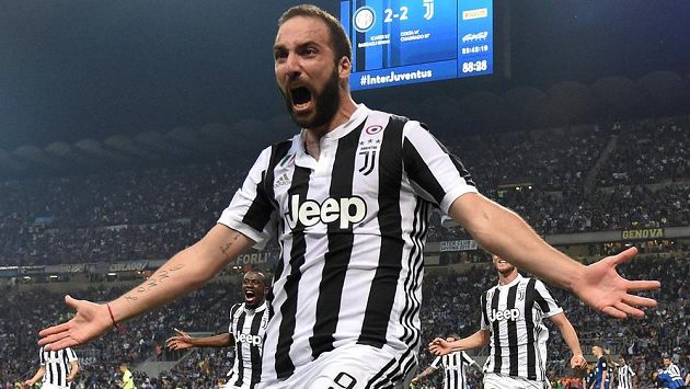 Gonzalo Higuaín opouští Juventus a míří do AC Milán Gonzalo Higuaín opouští Juventus a míří do AC Milán