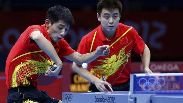 Zlaté čínské duo Čang Ťi-kche (vlevo), Wang Chao ve finále olympijské soutěže družstev Zlaté čínské duo Čang Ťi-kche (vlevo), Wang Chao ve finále olympijské soutěže družstev
