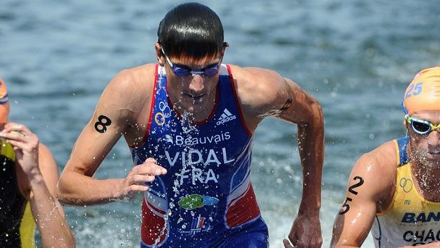Triatlonista Laurent Vidal po infarktu zemřel. Triatlonista Laurent Vidal po infarktu zemřel.