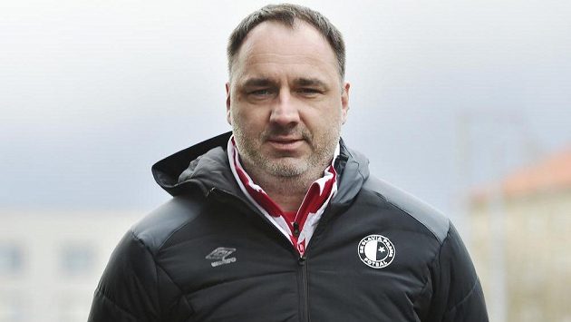Trenér Slavie Jindřich Trpišovský. Trenér Slavie Jindřich Trpišovský.