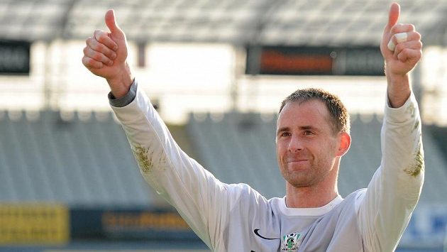Brankář Jablonce Michal Špit se raduje ze stého zápasu bez inkasovaného gólu. Brankář Jablonce Michal Špit se raduje ze stého zápasu bez inkasovaného gólu.