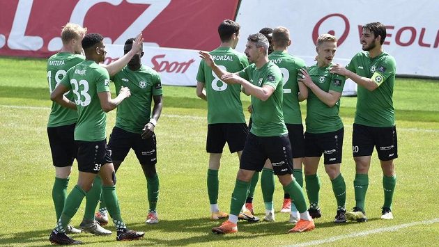 Hráči Příbrami se radují z prvního gólu proti Karviné. Hráči Příbrami se radují z prvního gólu proti Karviné.