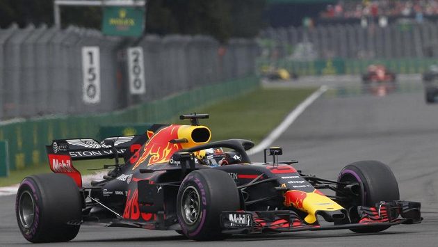 Daniel Ricciardo z Red Bullu během GP Mexika. Daniel Ricciardo z Red Bullu během GP Mexika.
