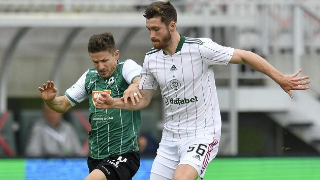Zleva Václav Pilař z Jablonce a Anthony Ralston ze Celtiku v utkání 3. předkola Evropské ligy. Zleva Václav Pilař z Jablonce a Anthony Ralston ze Celtiku v utkání 3. předkola Evropské ligy.