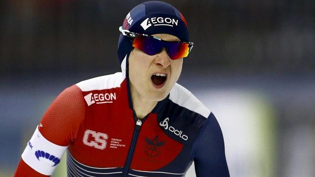 Bravo! Česká rychlobruslařka Martina Sáblíková slaví v Minsku další zlato na ME ve víceboji. Bravo! Česká rychlobruslařka Martina Sáblíková slaví v Minsku další zlato na ME ve víceboji.