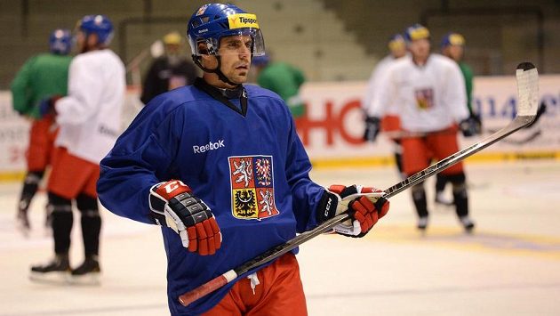 Útočník Tomáš Rolinek během tréninku hokejové reprezentace před Českými hokejovými hrami. Útočník Tomáš Rolinek během tréninku hokejové reprezentace před Českými hokejovými hrami.