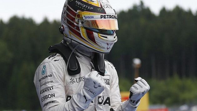 Lewis Hamilton po triumfu ve Velké ceně Rakouska. Lewis Hamilton po triumfu ve Velké ceně Rakouska.