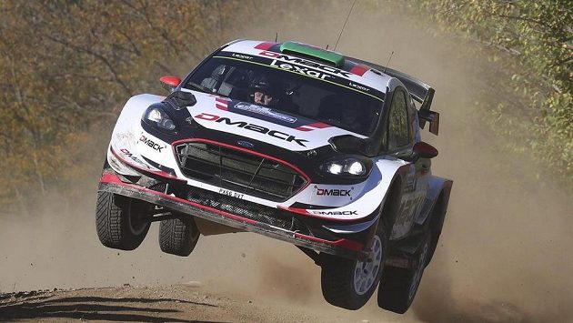 Britský pilot Elfyn Evans na trati první etapy Argentinské rallye. Britský pilot Elfyn Evans na trati první etapy Argentinské rallye.