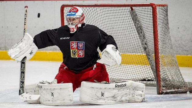 Brankář Dominik Furch během tréninku české hokejové reprezentace před turnajem Channel One Cup. Brankář Dominik Furch během tréninku české hokejové reprezentace před turnajem Channel One Cup.