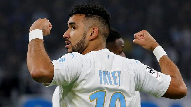 Dimitri Payet prodloužil smlouvu v Olympique Marseille do roku 2024 a pro příští sezonu kývnul na padesátiprocentní snížení platu. Dimitri Payet prodloužil smlouvu v Olympique Marseille do roku 2024 a pro příští sezonu kývnul na padesátiprocentní snížení platu.