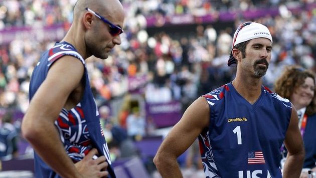 Zklamaní Američané Todd Rogers a Phil Dalhausser, olympijské zlato v plážovém volejbalu neobhájí Zklamaní Američané Todd Rogers a Phil Dalhausser, olympijské zlato v plážovém volejbalu neobhájí